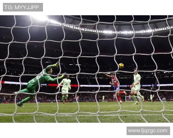 足球明星接球停球技巧解析助你提升球场表现与竞技水平